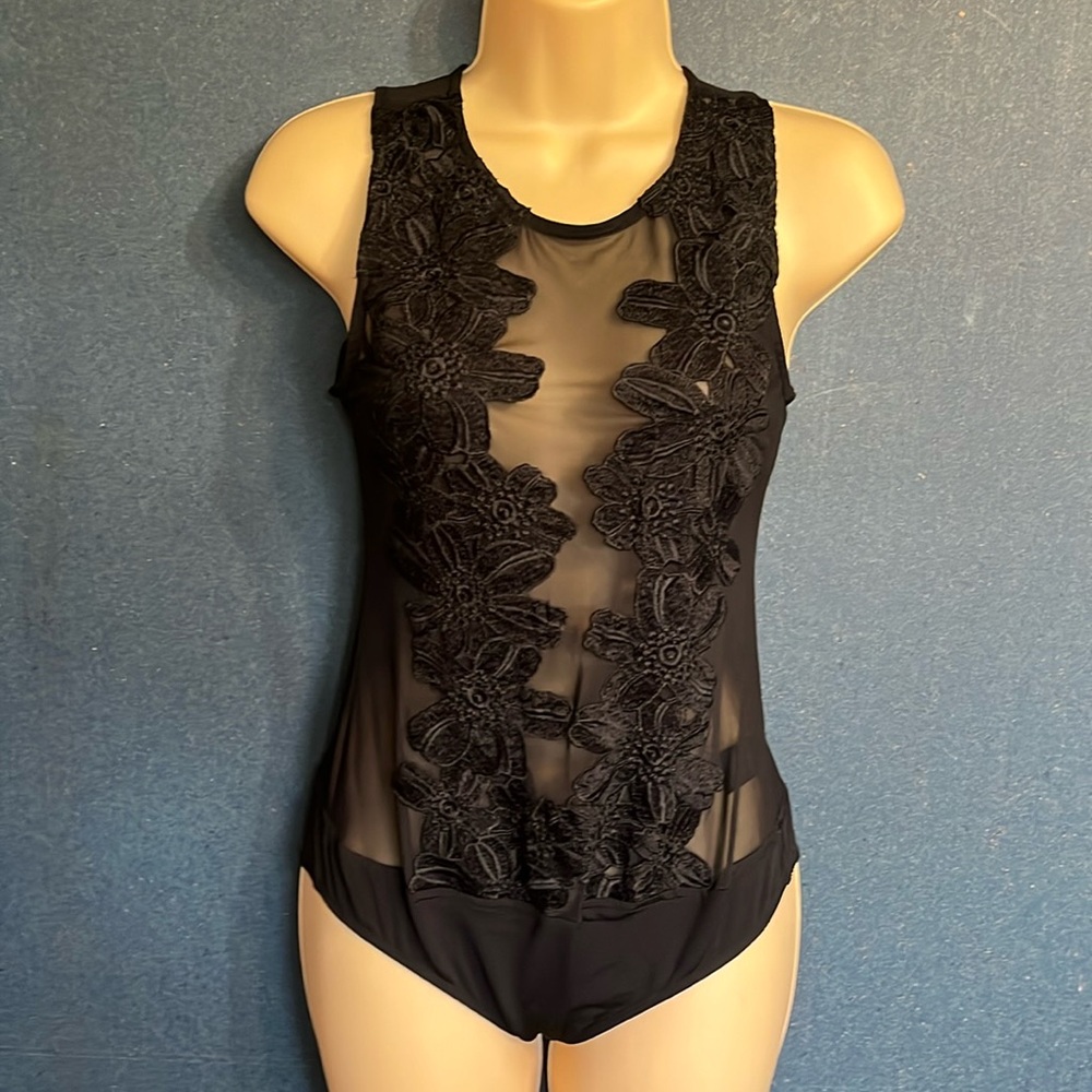 Lette size medium, sheer appliqué bodysuit snap bottom